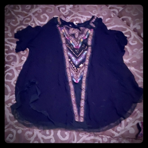 Cold shoulder top - Picture 1 of 2